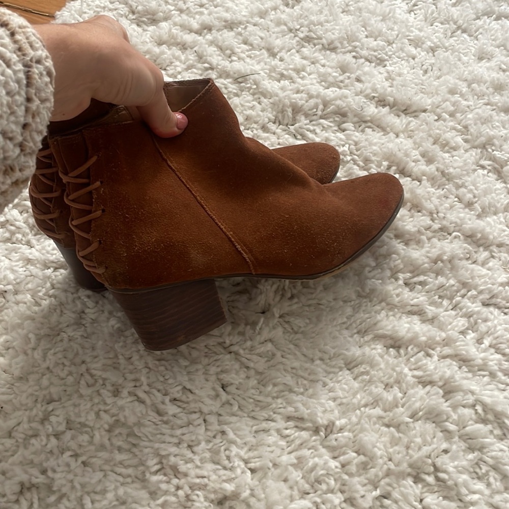 Chestnut suede chelsea boots